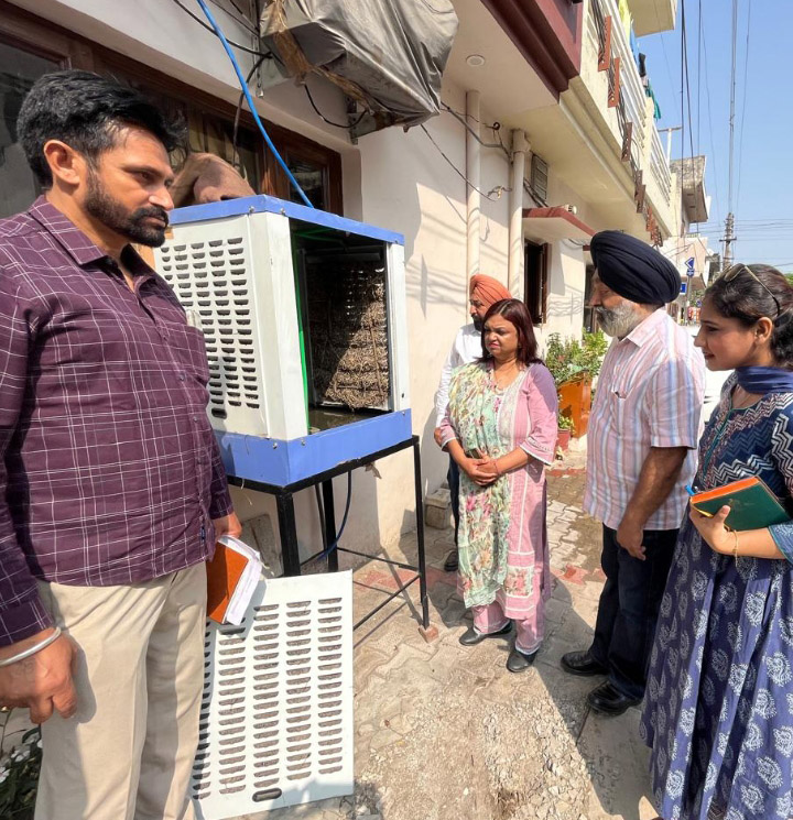 Dengue Te Vaar: Civil Surgeon conducted door-to-door inspection.